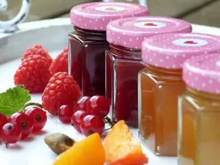 Натуральные заменители сахара для варенья и компота: три варианта