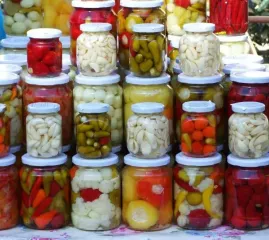 Огірки, баклажани, кабачки: три рецепти ідеальних солінь овочів