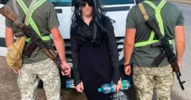 На Одещині чоловік переодягнувся в жінку, щоб незаконно виїхати за кордон