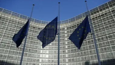Страны ЕС массово обращаются за кредитами ради Украины: новая схема перевооружения