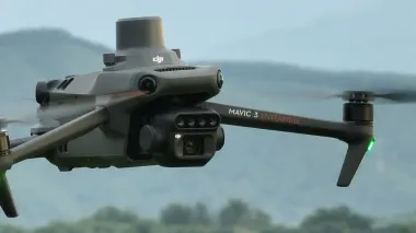 Бросит вызов "Мавикам": что известно о новом дроне Antigravity со встроенной 8K-камерой