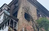 Киев после атаки: в стене дома огромная дыра