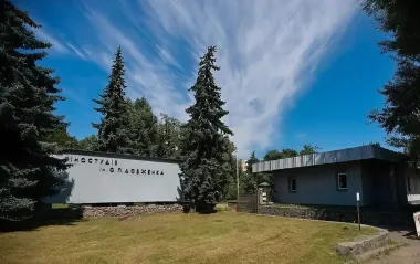 Удар по культурі: внаслідок нічної атаки на Київ пошкоджено кіностудію Довженка