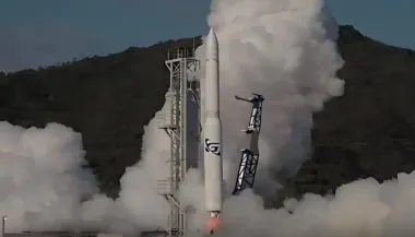 Сюрприз на борту: первая космическая ракета Австралии взорвалась сразу после запуска (видео)