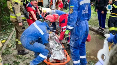 Зажатого бетоном мужчину спасли, количество жертв возросло: новые детали удара по Киеву