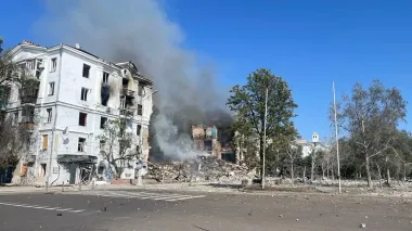 Russian strike on Kramatorsk completely destroys residential building and damages 10 more – photos