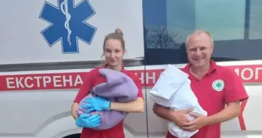 В Харьковской области женщина родила двойню прямо в автомобиле скорой помощи