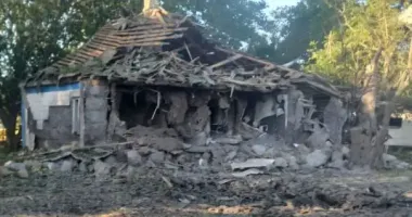 На Днепропетровщине из-под завалов достали двоих детей: 4-летний мальчик в тяжелом состоянии