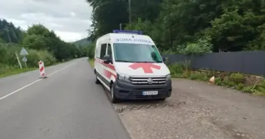 На Закарпатье задержали киевлянина, пытавшегося доставить "клиента" к границе в "скорой"
