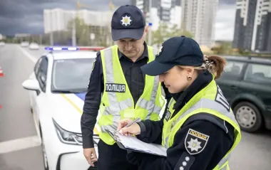 Голова благодійного фонду торгував "інвалідностями" для виїзду за кордон, його затримали