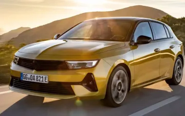 Більше потужності та нові батареї: гібридні Opel Astra суттєво оновили