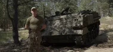 Британский "Бульдог" на службе в "Азове": как бойцы переделали БТР FV432 (видео)