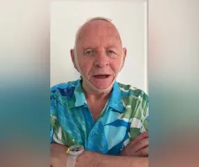 "Не бойся заходить на ужин": Энтони Хопкинс потроллил Ким Кардашьян сценой из "Молчания ягнят"