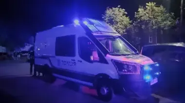 Инцидент по ТЦК в Виннице: мужчин вывозят со стадиона после ночного митинга - СМИ