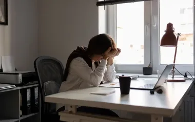 Вихідні та просто виспатися не допоможе. Як розпізнати вигорання та що робити, коли вже не "тримаєтеся"