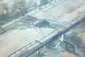 Russian aviation dropped a FAB-3000 on a road bridge in Kherson