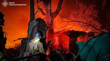 Армія РФ завдала ракетного удару по Миколаєву: зруйновані будинки, є постраждалі