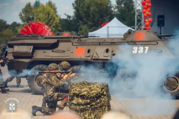 В Беларуси видели военную технику с красными отметками: что это значит