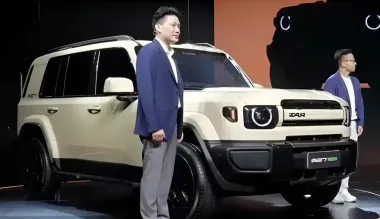 Недорогой внедорожник Chery оказался гибридом Land Rover Defender и Toyota Prado (фото)