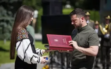 Zelenskyy awards three Air Forces officers title of Hero of Ukraine. PHOTOS