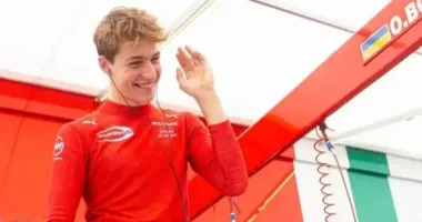Историческое золото: 16-летний украинец победил в "Формуле-4" в Италии