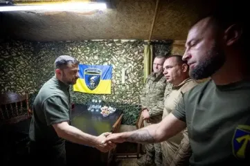 Зеленський побував на фронті: з’явилися фото