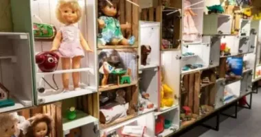 В Днепре в музей передали уникальный экспонат "с детства"
