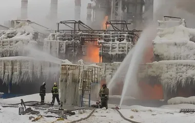 Украинские дроны вывели из строя половину мощности Рязанского НПЗ, - Reuters