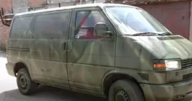 У Рівному шестеро цивільних заблокували авто ТЦК: вимагали віддати військовозобов'язаного
