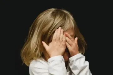 Пытала 9-летнюю дочь из-за домашнего задания: в Винницкой области будут судить женщину