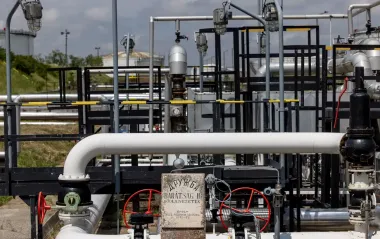 Нефтяные доходы России в июле рухнули на треть, - Bloomberg