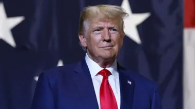 Трамп ввел дополнительные пошлины против Индии из-за поставок нефти РФ