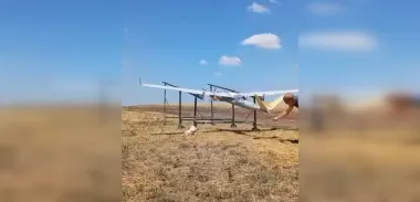 Залетит на 80 км: в России создали большой носитель FPV-дронов, на что он способен