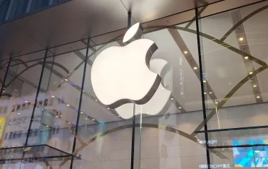 Через тиск Трампа: Apple збільшить свої інвестиції у США на 100 млрд доларів