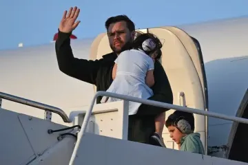 Команда Вэнса подняла уровень воды в реке для его семейного отдыха