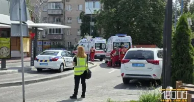 В Черкассах из Макдональдса вынесли раненого на носилках