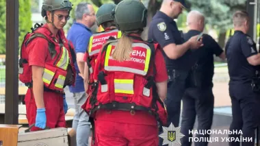 Поліція затримала чоловіка, який стріляв у "МакДональдзі" в Черкасах: його поранено