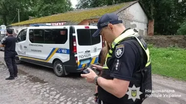 У Черкасах чоловік захопив McDonald’s та влаштував стрілянину: у якому він стані