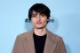 Звезда "Очень странных дел" ошеломил ежемесячными донатами для Украины: как Финн Вулфхард помогает