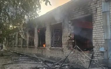 Three districts of Dnipropetrovsk region hit by Russian strikes: one man wounded, multi-story building, administrative building, and stores damaged