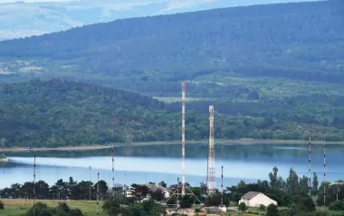 В Крыму после атаки дронов вспыхнул пожар возле подстанции "Титан": спутниковые снимки