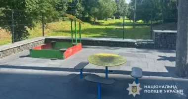 Стрілянину на дитячому майданчику у Тернополі влаштували підлітки