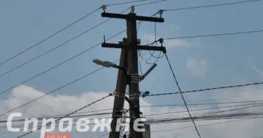 На Запоріжжі село місяць живе без світла через обстріли — мешканці бояться примусової евакуації