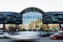 В Киеве автомобиль влетел в торговый центр Ocean Plaza: что об этом известно (видео)