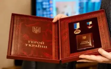 Zelenskyy awarded title of Hero of Ukraine to three more servicemen, one of them posthumously