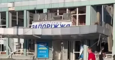 Россия нанесла авиаудар по центральному автовокзалу Запорожья, есть пострадавшие среди гражданских