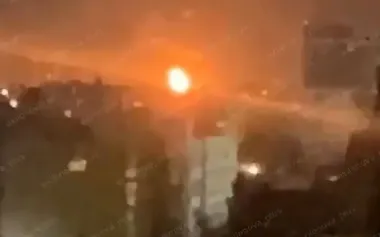Two Russians observe work of Russian army’s air defence forces over Saratov: "Crooked, slanted. Glory to Russia. That’s it, f#cked up!". VIDEO