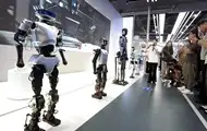 У Китаї відкрився торговий центр з продажу людиноподібних роботів