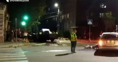 У Кропивницькому на перехресті зіткнулися три легковики: троє постраждалих, серед них 16-річний хлопець