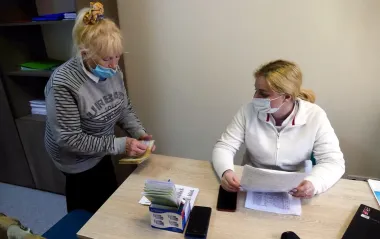 COVID-19 повертається? Яка ситуація в лікарнях Києва й де знову просять носити маски